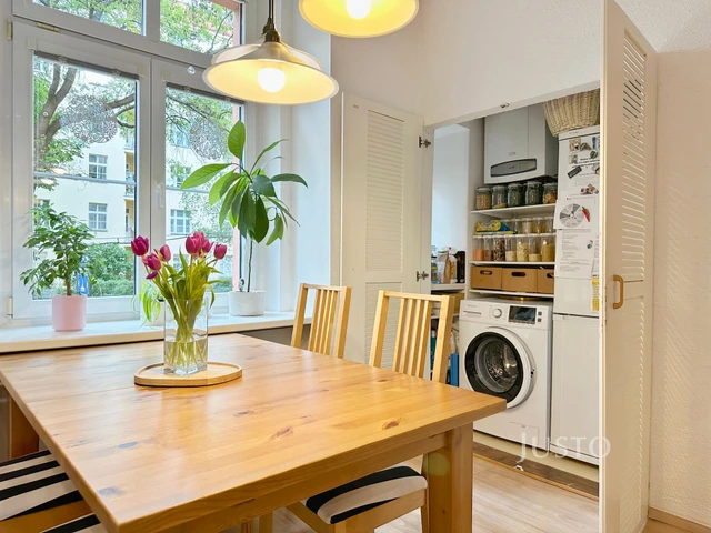 Prodej bytu 3+kk, 78 m², 9 m² sklepní kóje, Praha 3