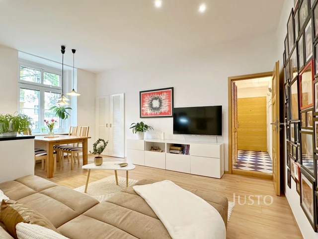 Prodej bytu 3+kk, 78 m², 9 m² sklepní kóje, Praha 3