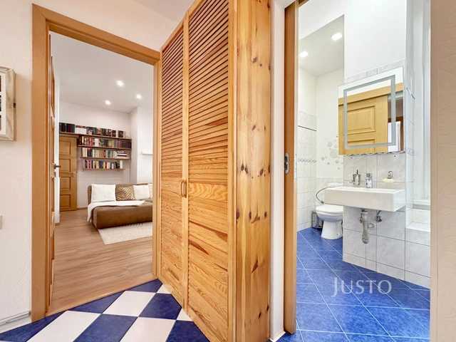 Prodej bytu 3+kk, 78 m², 9 m² sklepní kóje, Praha 3