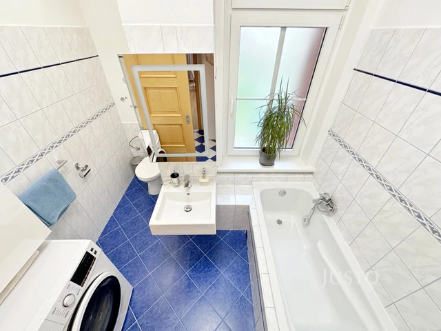 Prodej bytu 3+kk, 78 m², 9 m² sklepní kóje, Praha 3