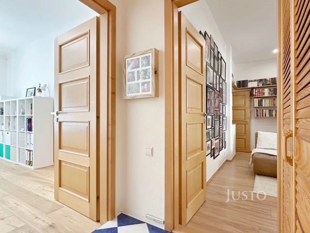 Prodej bytu 3+kk, 78 m², 9 m² sklepní kóje, Praha 3