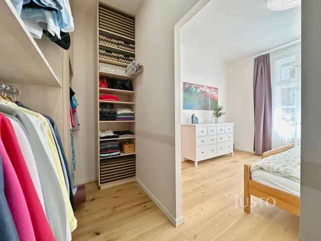 Prodej bytu 3+kk, 78 m², 9 m² sklepní kóje, Praha 3