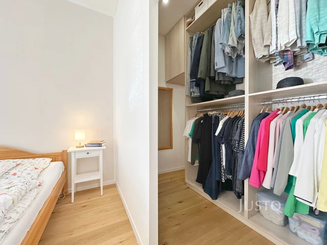 Prodej bytu 3+kk, 78 m², 9 m² sklepní kóje, Praha 3
