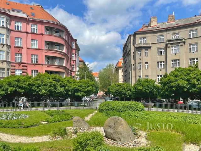 Prodej bytu 3+kk, 78 m², 9 m² sklepní kóje, Praha 3