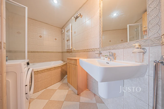 Prodej 3+kk 70 m² + lodžie 6 m²