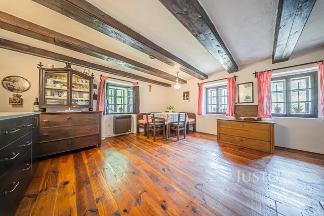 Prodej rodinného domu 137 m² s pozemkem 1588 m²