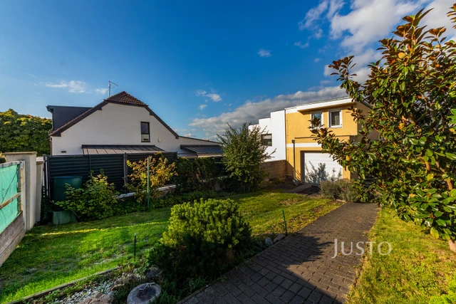 Prodej rodinného domu 206 m² s pozemkem 351 m²