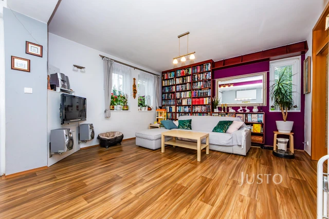Prodej rodinného domu 206 m² s pozemkem 351 m²