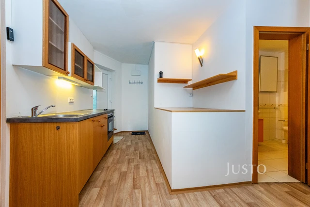 Prodej rodinného domu 206 m² s pozemkem 351 m²