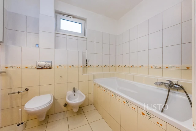 Prodej rodinného domu 206 m² s pozemkem 351 m²