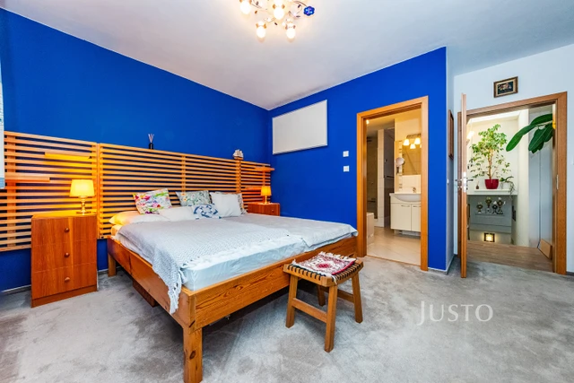 Prodej rodinného domu 206 m² s pozemkem 351 m²