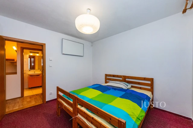 Prodej rodinného domu 206 m² s pozemkem 351 m²