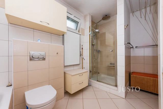 Prodej rodinného domu 206 m² s pozemkem 351 m²