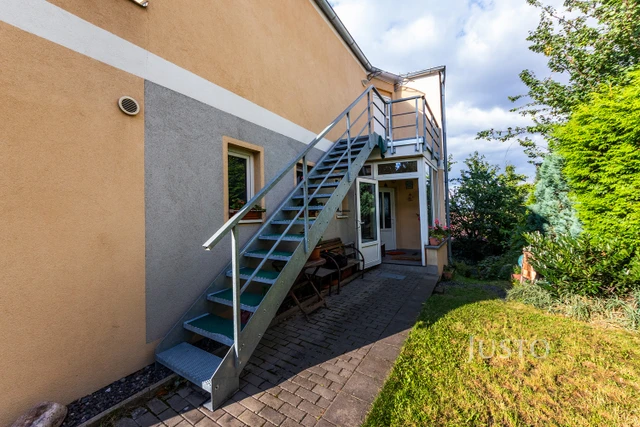 Prodej rodinného domu 206 m² s pozemkem 351 m²