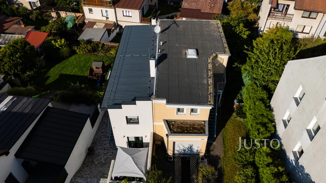 Prodej rodinného domu 206 m² s pozemkem 351 m²