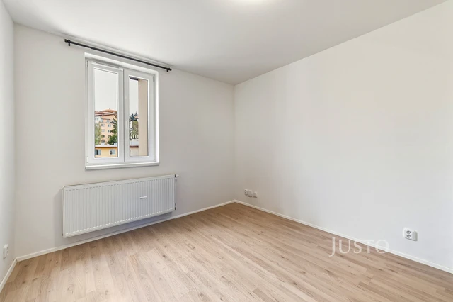 Pronájem 1+kk 25 m²