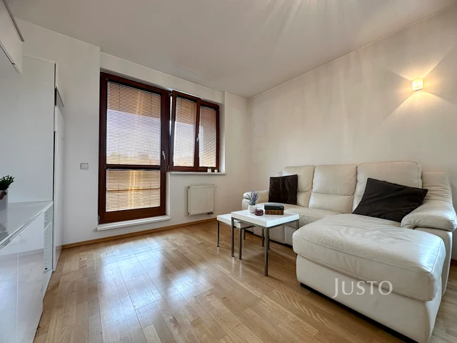 Pronájem 3+kk 59 m² + lodžie 4 m² + parkování