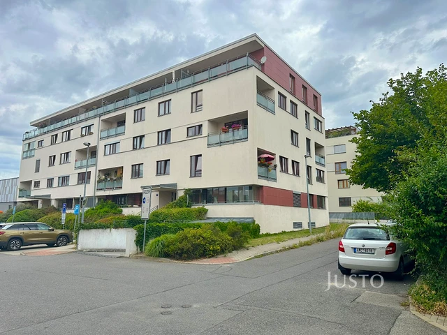 Pronájem 3+kk 59 m² + lodžie 4 m² + parkování