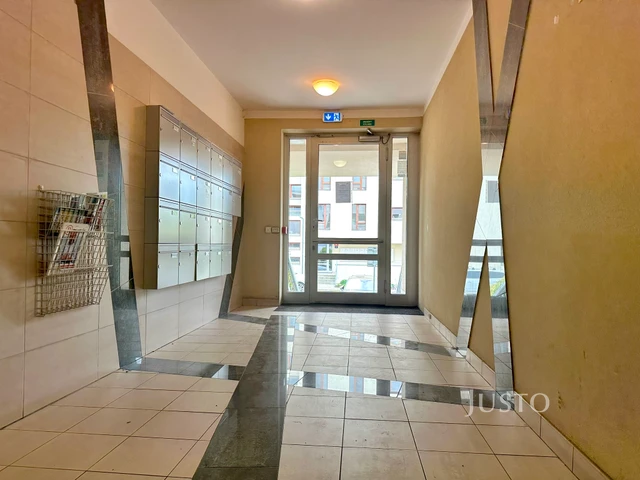 Pronájem 3+kk 59 m² + lodžie 4 m² + parkování