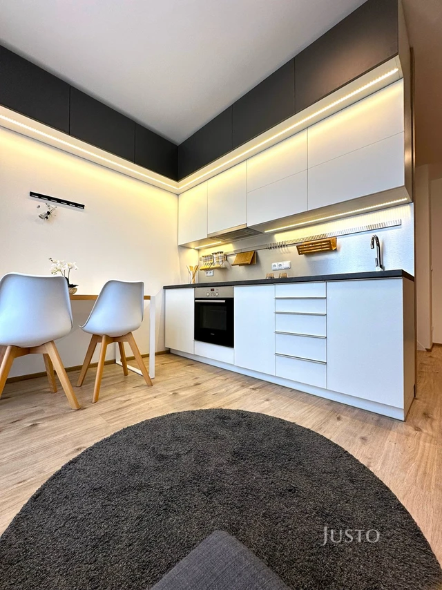 Pronájem 1+kk 32 m² + balkón 5 m²