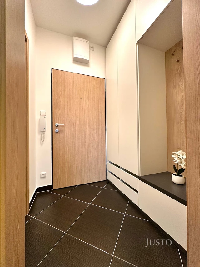 Pronájem 1+kk 32 m² + balkón 5 m²