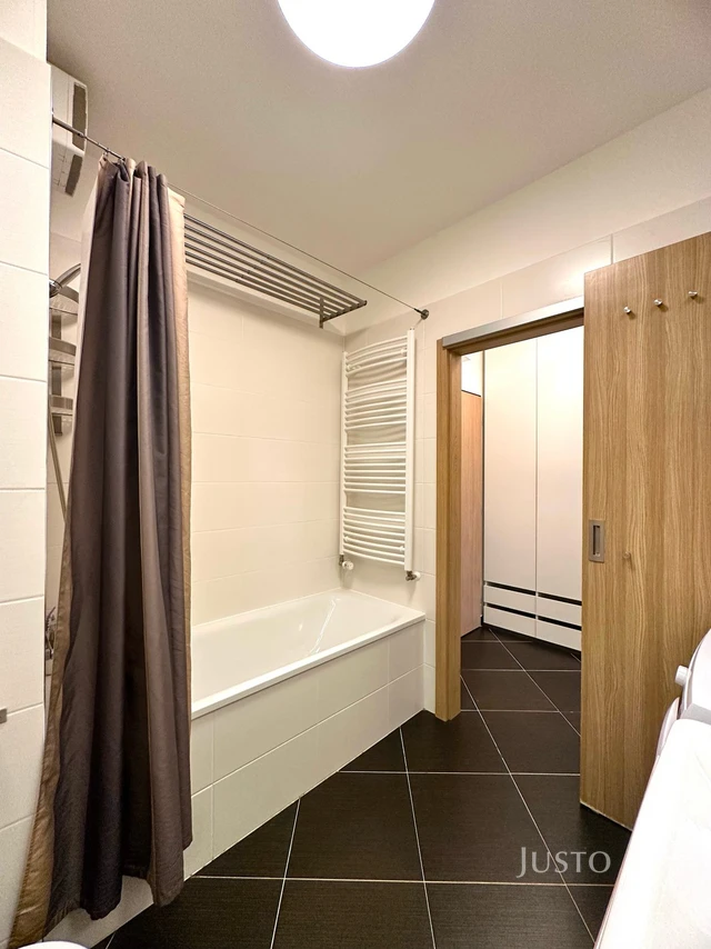 Pronájem 1+kk 32 m² + balkón 5 m²
