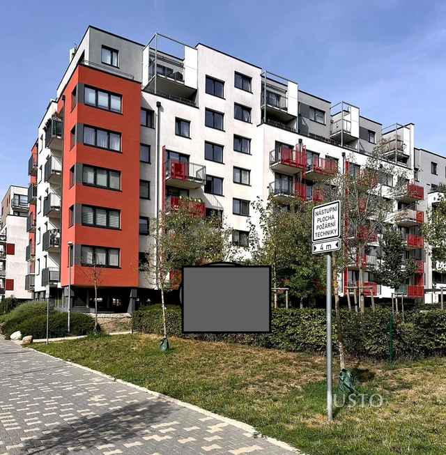 Pronájem 1+kk 32 m² + balkón 5 m²