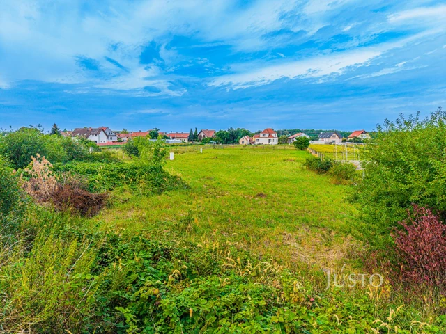 Prodej pozemku 866 m²