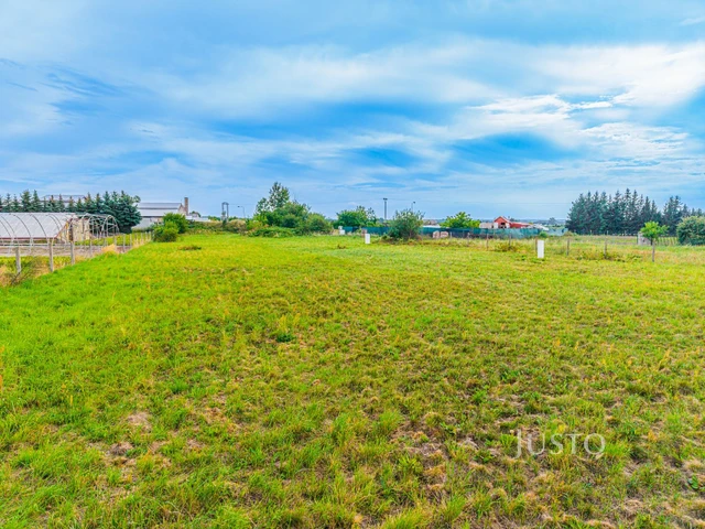 Prodej pozemku 866 m²