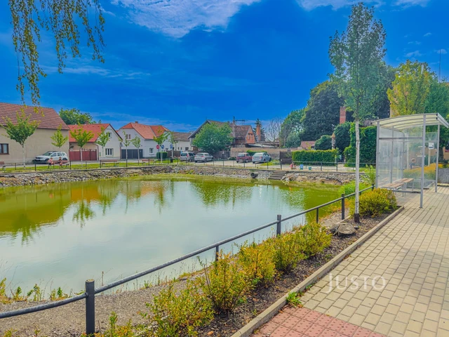 Prodej pozemku 866 m²