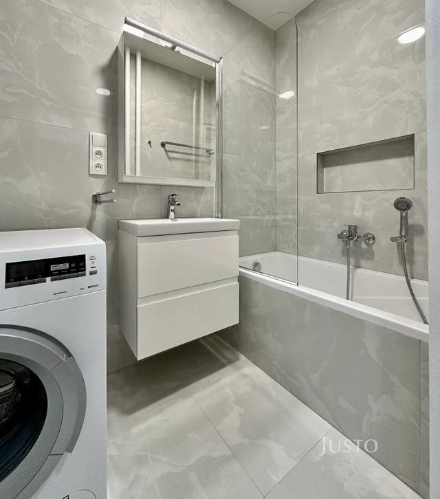Pronájem 2+1 56 m² + balkón 1,6 m²