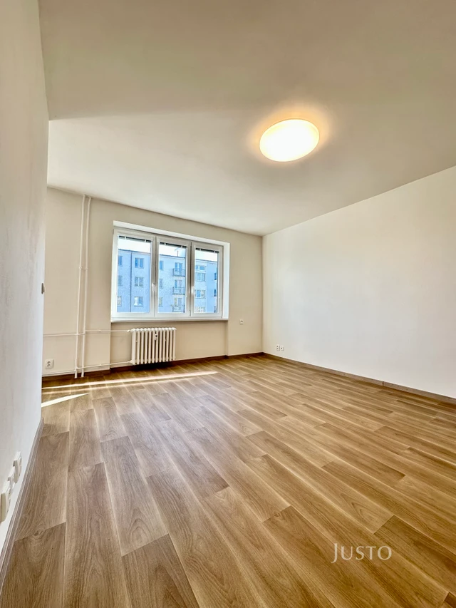 Pronájem 2+1 56 m² + balkón 1,6 m²