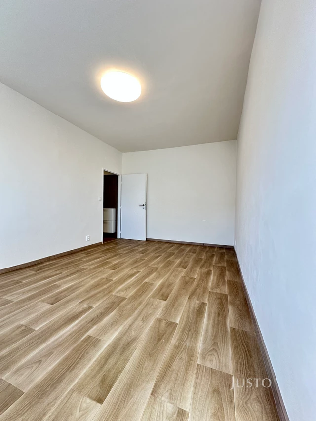 Pronájem 2+1 56 m² + balkón 1,6 m²