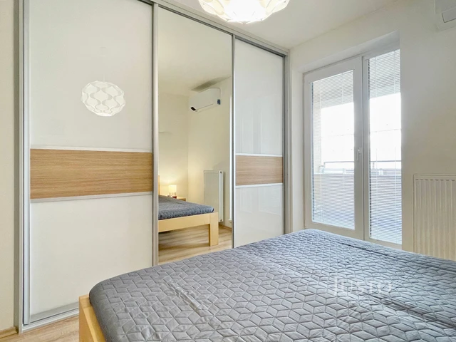 Prodej 3+kk 82 m² + lodžie 3 m² + balkón 3 m² + garáž