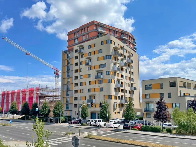 Prodej 3+kk 82 m² + lodžie 3 m² + balkón 3 m² + garáž