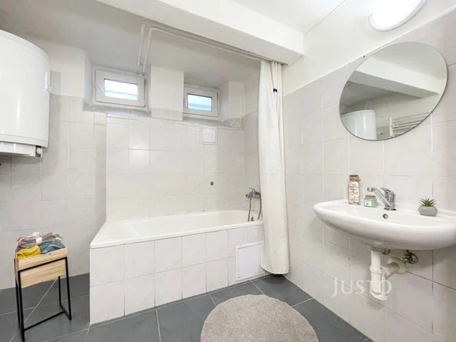 Prodej 2+1 55 m² + parkování