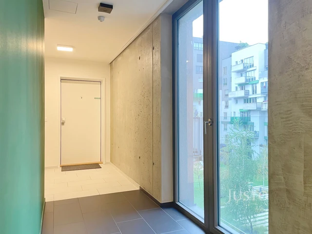 Prodej 2+kk 53 m² + parkování