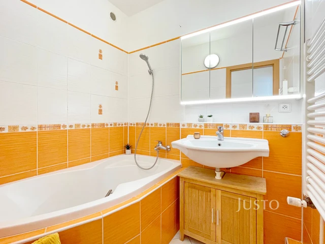 Prodej 4+kk 78 m² + balkón 2 m² + parkování