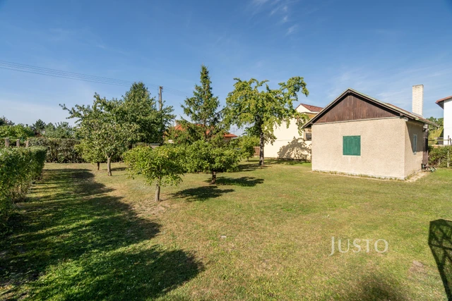 Prodej pozemku 1497 m²