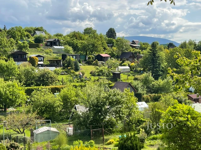 Prodej chaty 12 m² s pozemkem 400 m²