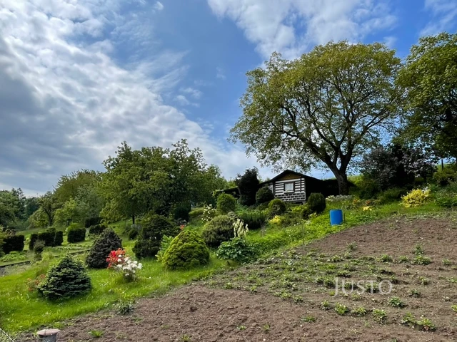 Prodej chaty 12 m² s pozemkem 400 m²