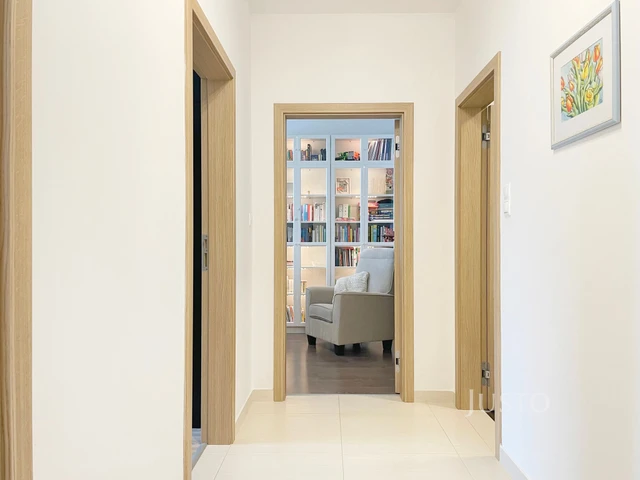 Prodej 3+kk 69 m² + balkón 6 m² + parkování