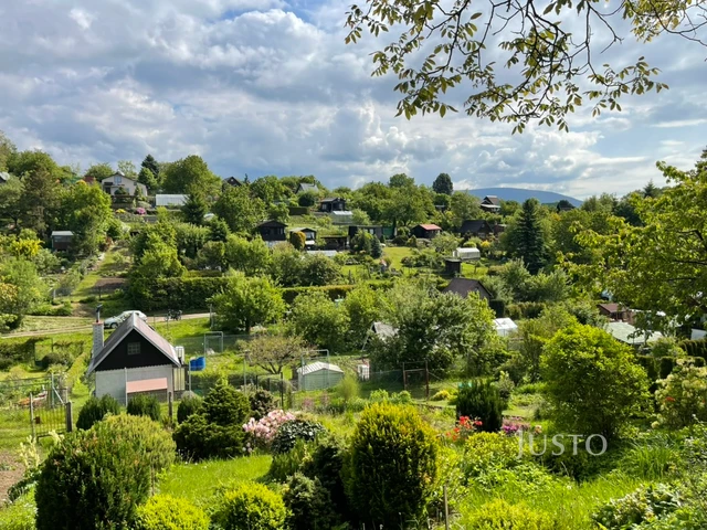 Prodej chaty 12 m² s pozemkem 400 m²