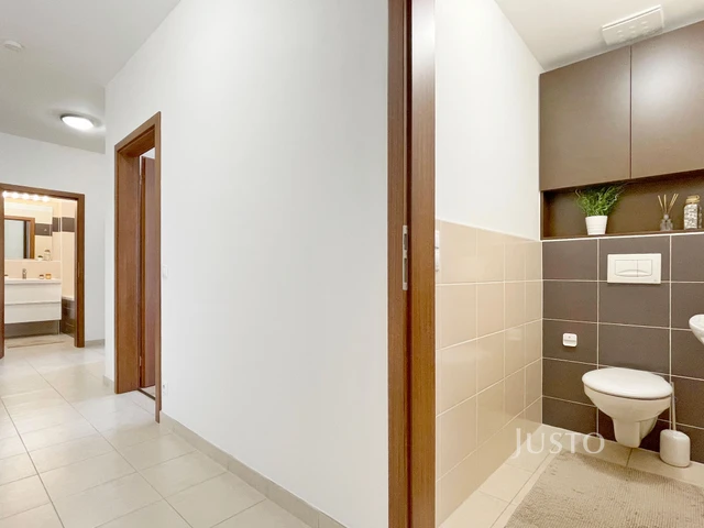 Prodej 3+kk 82 m² + lodžie 3 m² + balkón 3 m² + garáž