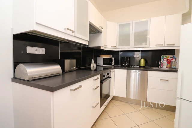 Pronájem 2+kk 59 m² + terasa 7 m² + parkování