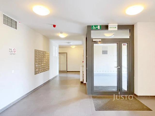 Prodej 3+kk 82 m² + lodžie 3 m² + balkón 3 m² + garáž