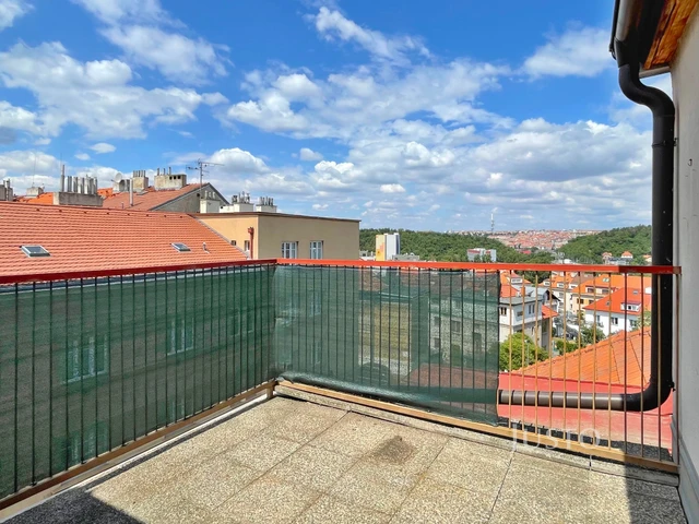 Prodej 4+1 72 m² + terasa 3 m² + lodžie 9 m²