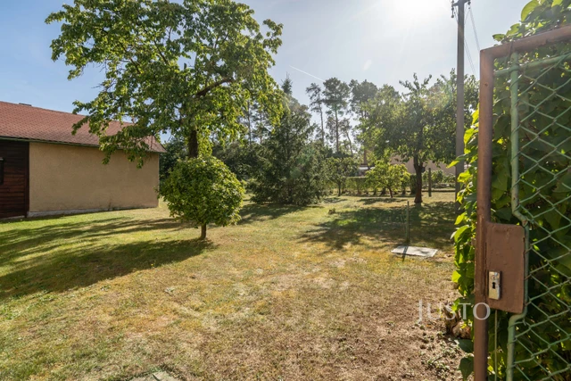 Prodej pozemku 1497 m²