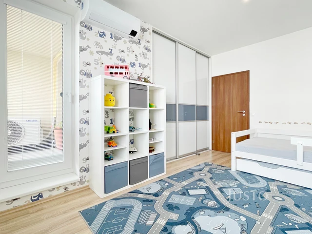 Prodej 3+kk 82 m² + lodžie 3 m² + balkón 3 m² + garáž