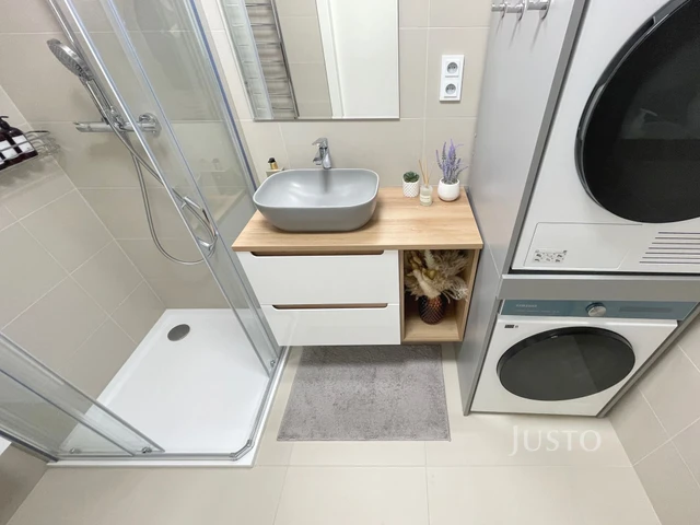 Prodej 2+kk 53 m² + zahrádka 19 m² + terasa 29 m² + parkování